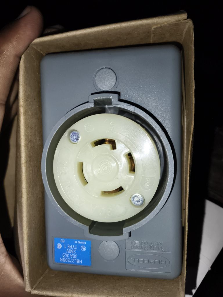 Twist Lock Receptacle